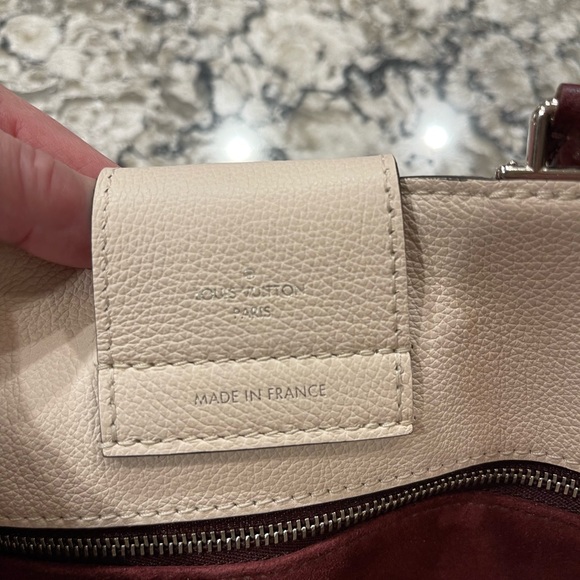 Authentic Louis Vuitton Lockme Day (M53647) - Picture 6 of 16